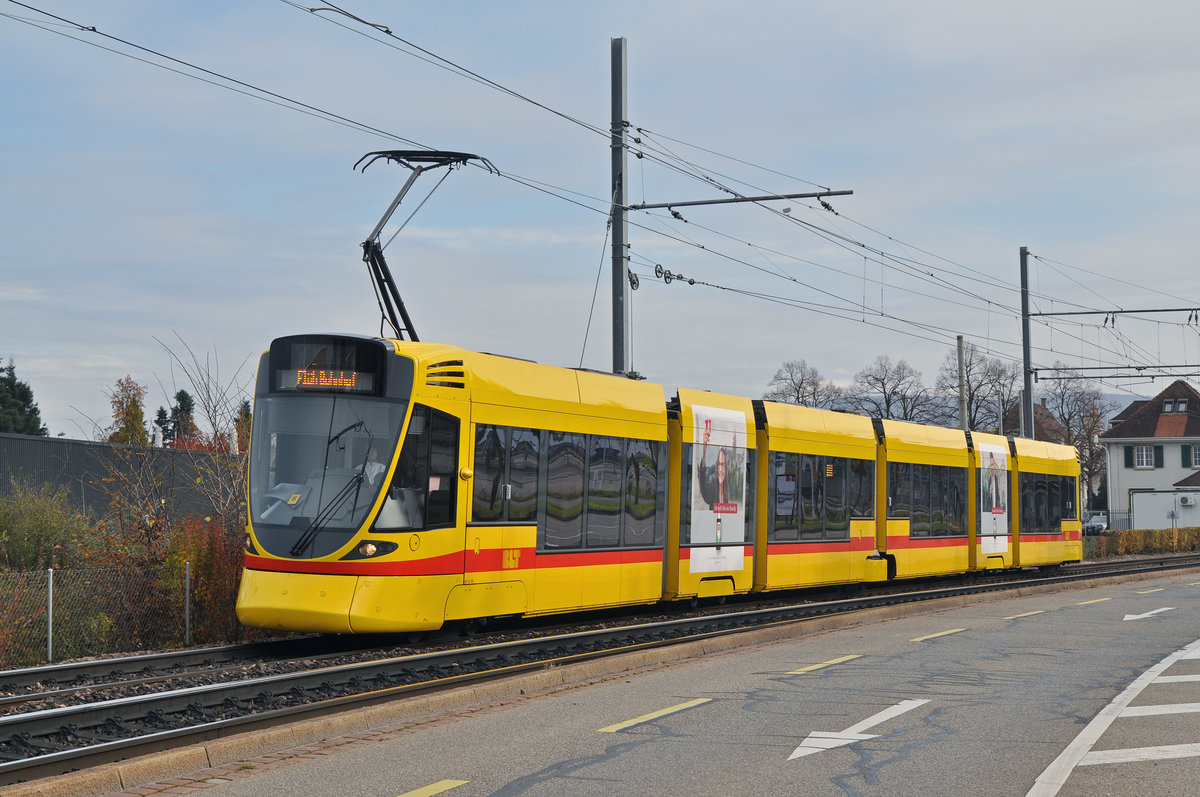 Be 6/8 Tango 180, auf der Linie 10, fährt zur Haltestelle Münchensteinerstrasse. Die Aufnahme stammt vom 13.11.2016.