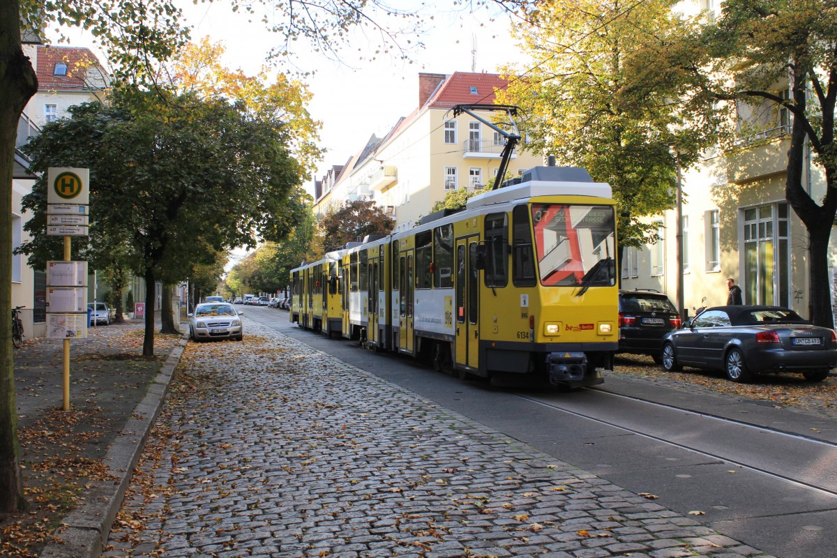 Berlin BVG SL 37 (KT4D 6134) Lichtenberg, Fanningerstrasse (Hst. Guntherstrasse) am 15. Oktober 2014.