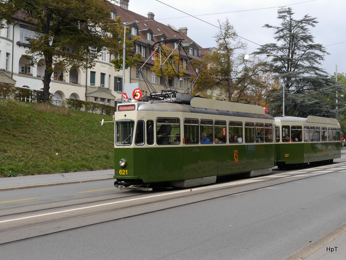 Bern Mobil / Tramverein Bern - Oldtimer Be 4/4 621 mit Beiwagen B 337 unterwegs an der Tramparade anlässlich der 125 Jahr Feier des Berner Tram am 11.10.2015