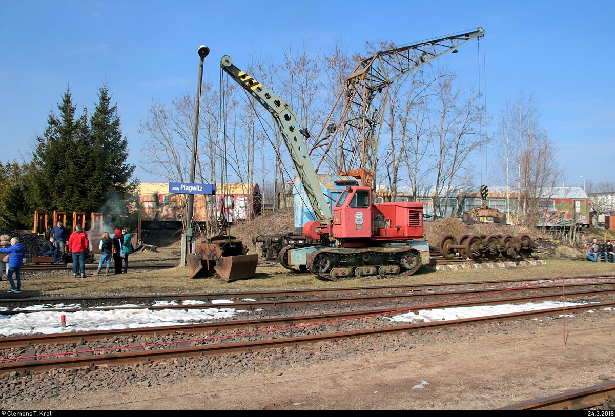 Blick auf zwei Kohlekräne, die im Eisenbahnmuseum Leipzig-Plagwitz während der 21. Leipziger Eisenbahntage stehen. [24.3.2018 | 10:36 Uhr]