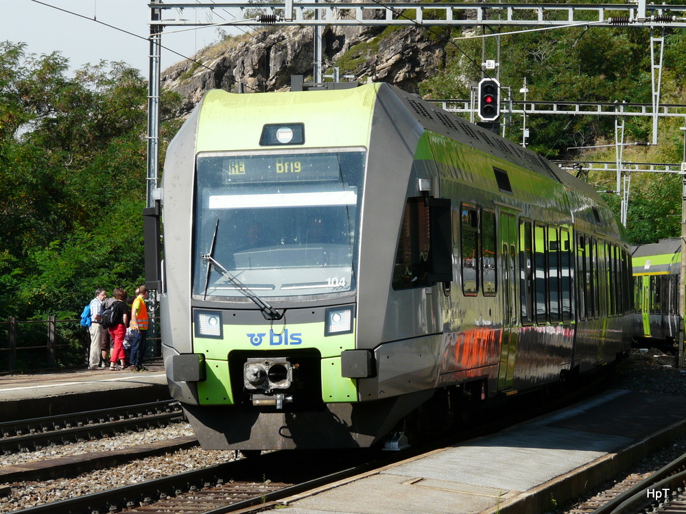 BLS - Triebzug RABe 535 104-4 als RE in Ausserberg am 07.09.2013