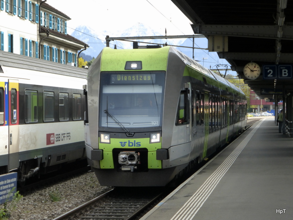 BLS - Triebzug RABe 535 101-0 bei der durchfahrt im Bahnhof Thun am 08.10.2014