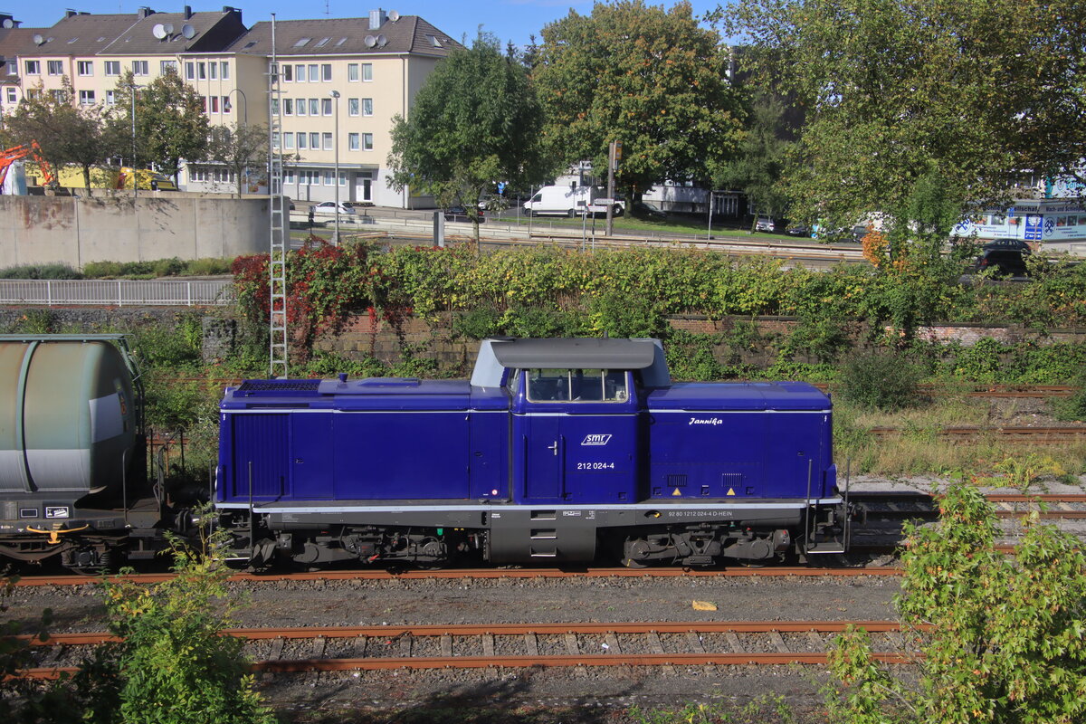 BR 212 024 mit Bauzug in Remscheid HBF am 10.10.2024 angetroffen