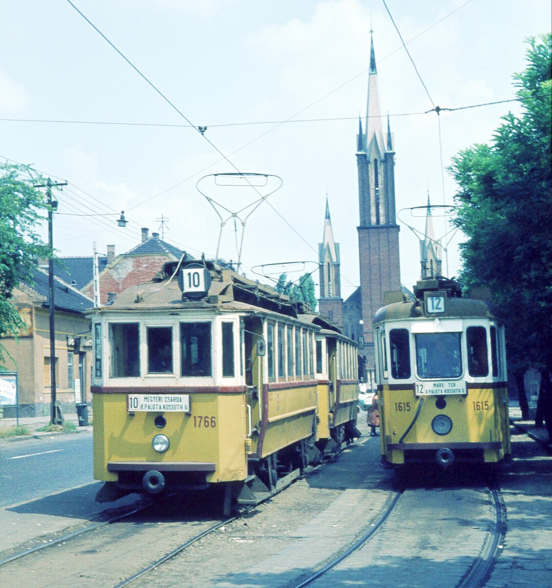 Budapest Linie 10 [1766]+ Linie 12 [1615]_22-07-1975