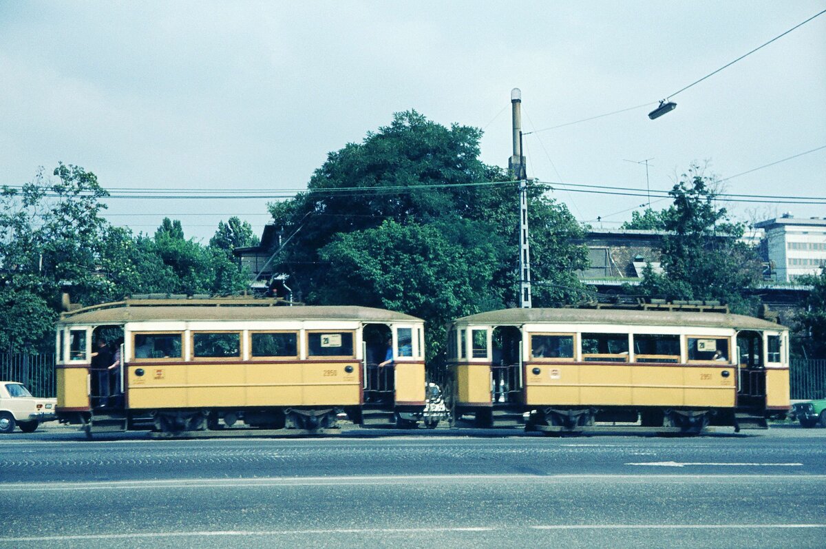 Budapest Linie 20_Zwillings-Tw [2950+2951]_22-07-1975