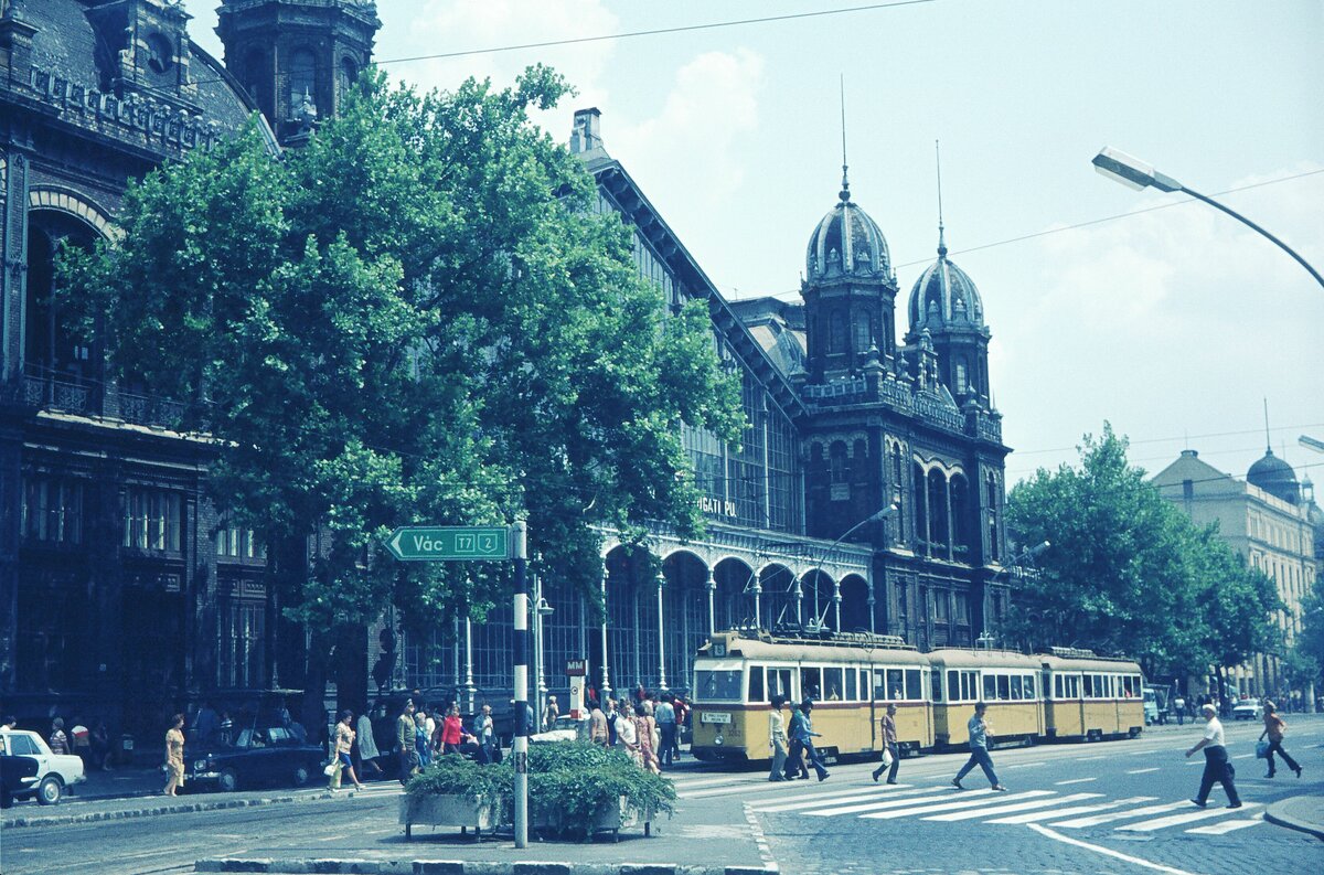 Budapest_Linie 6_UV_am Marxtér [2]_22-07-1975