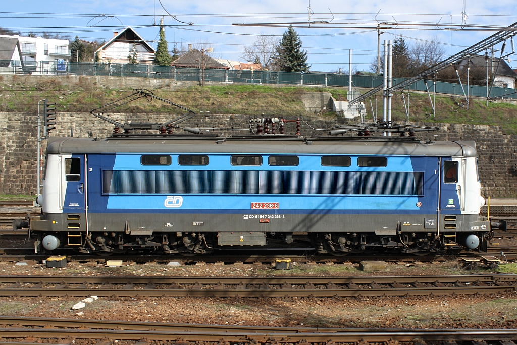 CD 242 236-8 am 01.Mrz 2014 in Bratislava hlavn stanica.