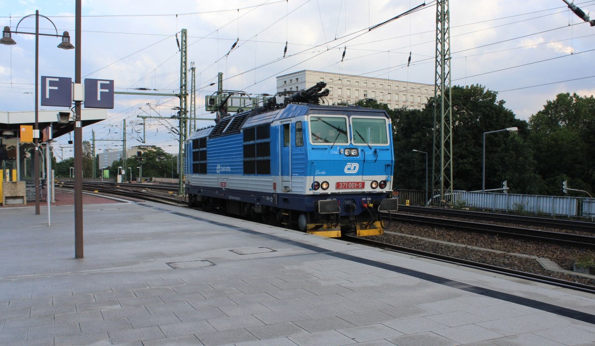 CD E-Lok 371 001-9 Dresden Hbf am 12. Juli 2014.