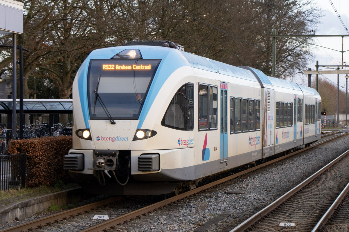 Connexxion 5042 nach Arnhem Centraal in Zevenaar am 02.01.2025