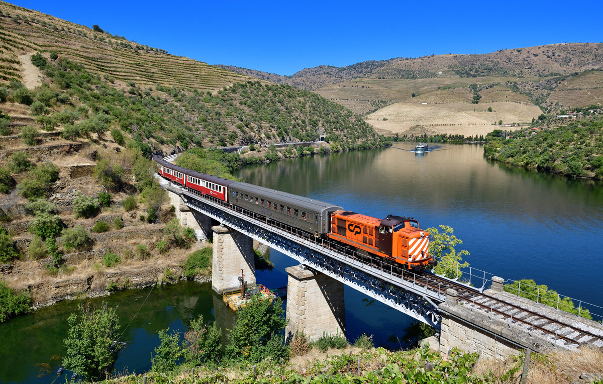 CP 1454 mit IR 865 am 10.09.2024 bei Arnozelo.