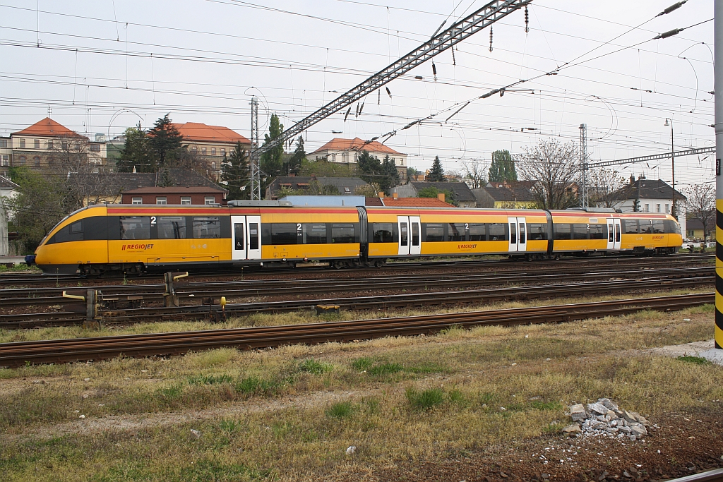 D-RJSK 643 365-9 des EVU  Regio Jet  am 12.April 2014 in Bratislava hl.st..