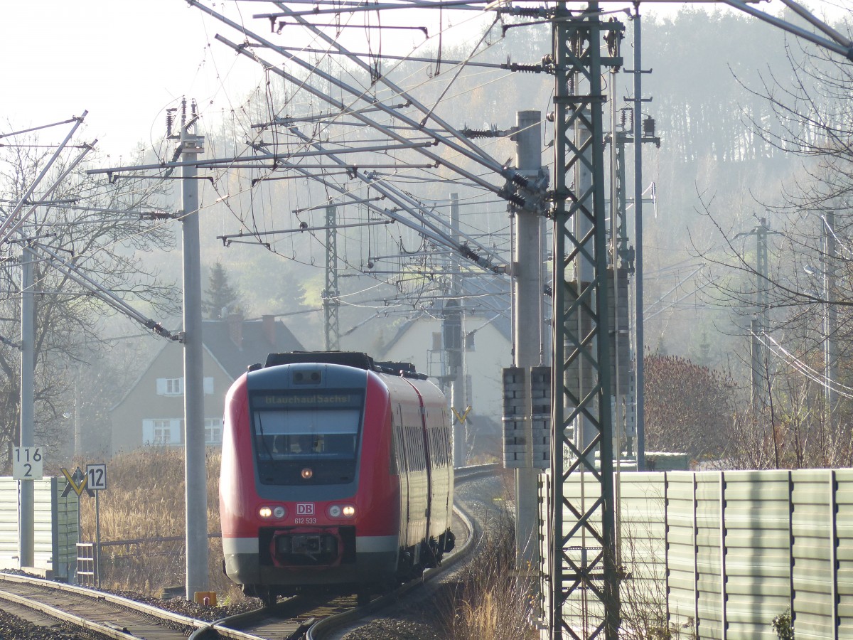 Da lag noch ordentlich Dunst in der Luft. 612 533 nach Glauchau(Sachs.)am 02.12.2013 in Glauchau Schönbörnchen.