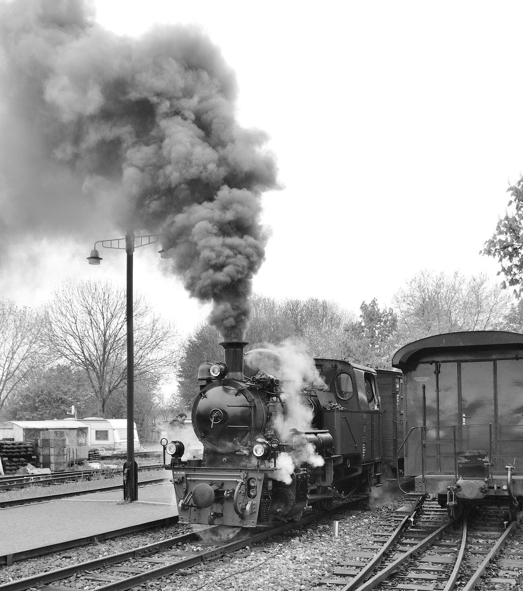  Dampflok 20  Haspe  der IHS (Kleinbahnmuseum Selfkantbahn), Hersteller Lokomotivfabrik Arn. Jung, Jungenthal (Sieg), Fabrik-Nummer 12783, Baujahr 1956 am Ostermontag 2017  in Schierwaldenrath 