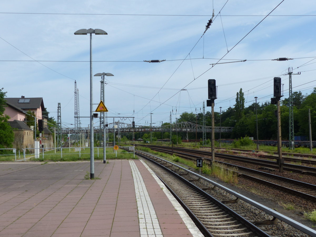 Das Gleisvorfeld mit Blick in Richtung Oranienburg, am 08.06.2017 in Birkenwerder.