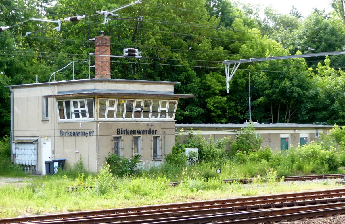 Das S-Bahn Fahrdienstleiter Stellwerk Bi am 08.06.2017 in Birkenwerder.