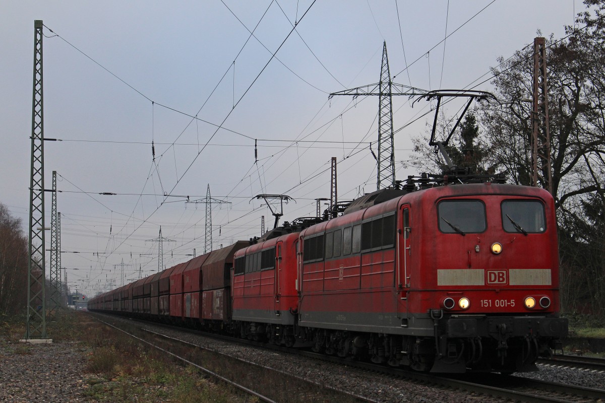 DB 151 001+151 0xx mit einem Kohlezug am 10.12.13 in Ratingen-Lintorf.