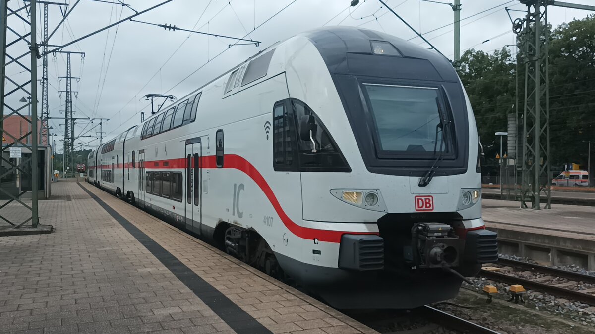 DB Fernverkehr 4107 kommt am 8.8.24 als IC aus Zürich in Singen Hohentwiel an 