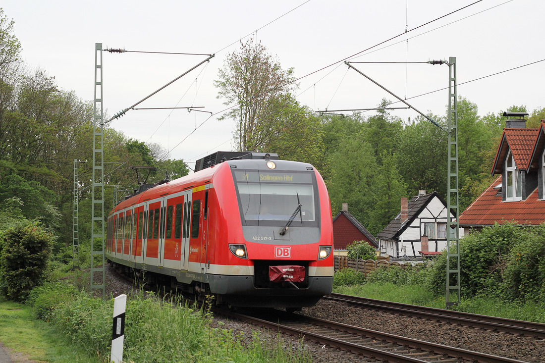 DB Regio 422 017 + 422 035 // Solingen-Vogelpark // 28. April 2014