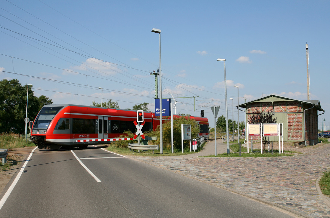 DB Regio 646 xxx // Bahnhof Pinnow (Uckermark) // 27. Juli 2012
