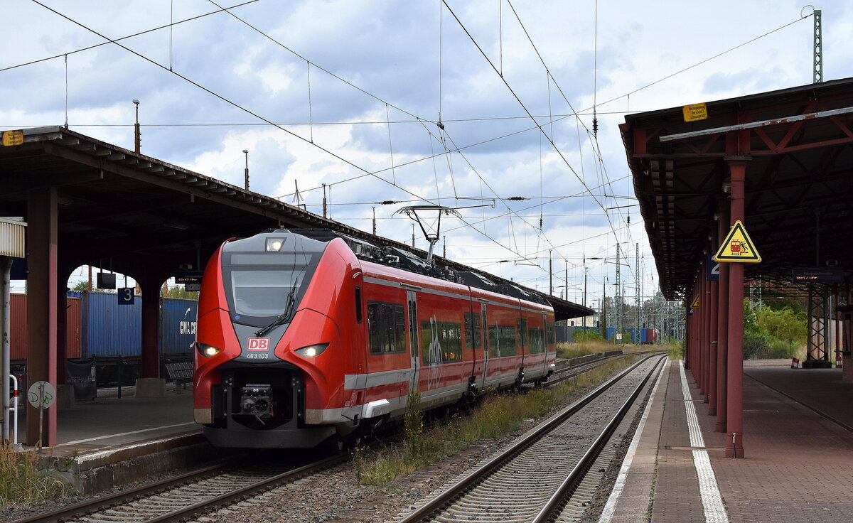 DB Regio AG - Region Nordost, Fahrzeugnutzer: Regionalbereich Berlin/Brandenburg, Potsdam mit dem Triebzug  463 103  (NVR:  94 80 0463 103-2 D-DB.... ) und dem RE 10 nach Leipzig Hbf. am 12.09.24 im Bahnhof Guben.