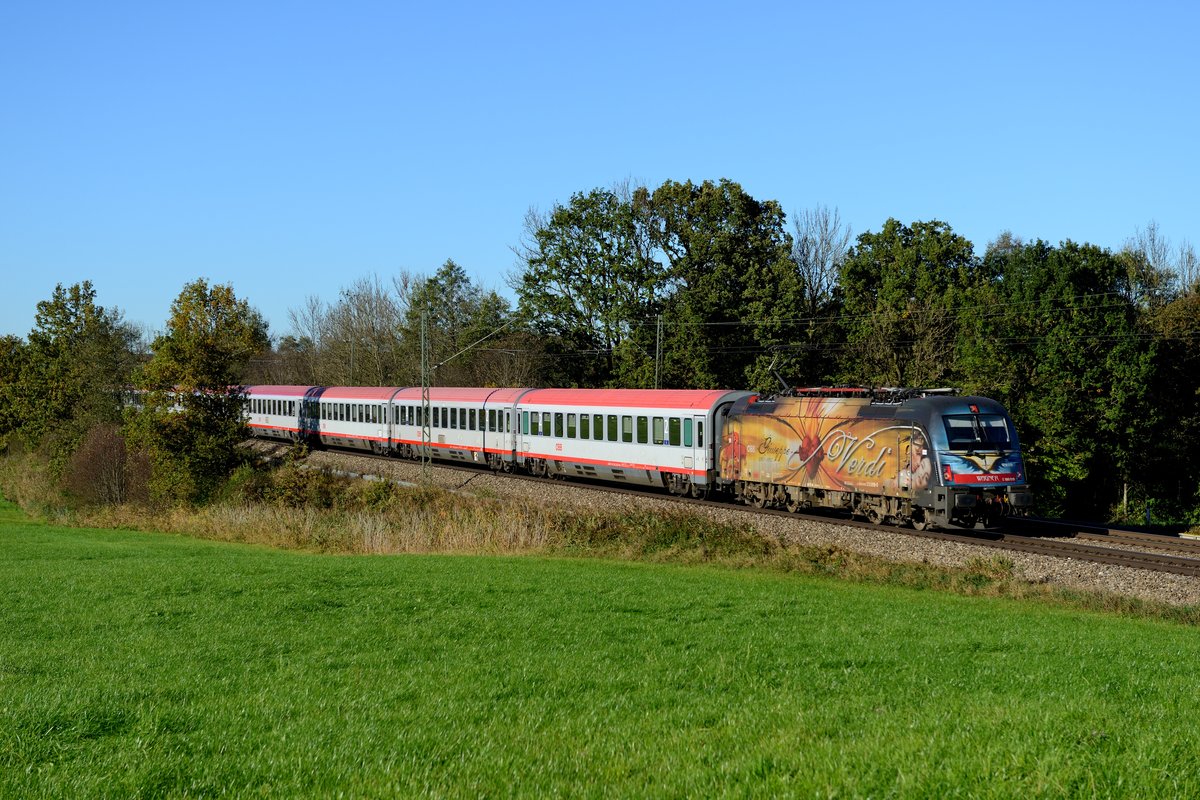 Der EC 83 nach Verona Porta Nova wurde am 19. Oktober 2014 von der Wagner / Verdi Werbelok 1216.019 befördert. Aufnahmeort war Bach, in der Nähe des ehemaligen Block Hilperting.