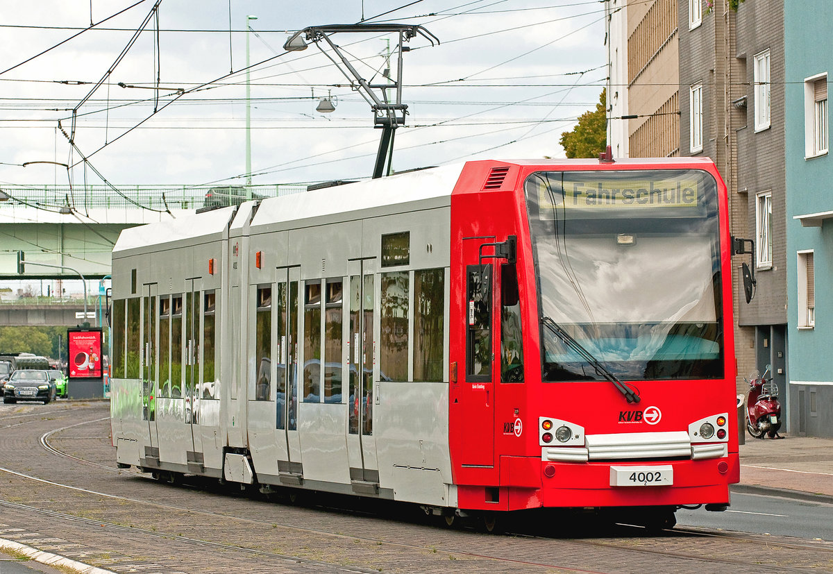 Der Fahrschulwagen der KVB . Aufgenommen am 1,8,2019 am Poller-Kirchweg.