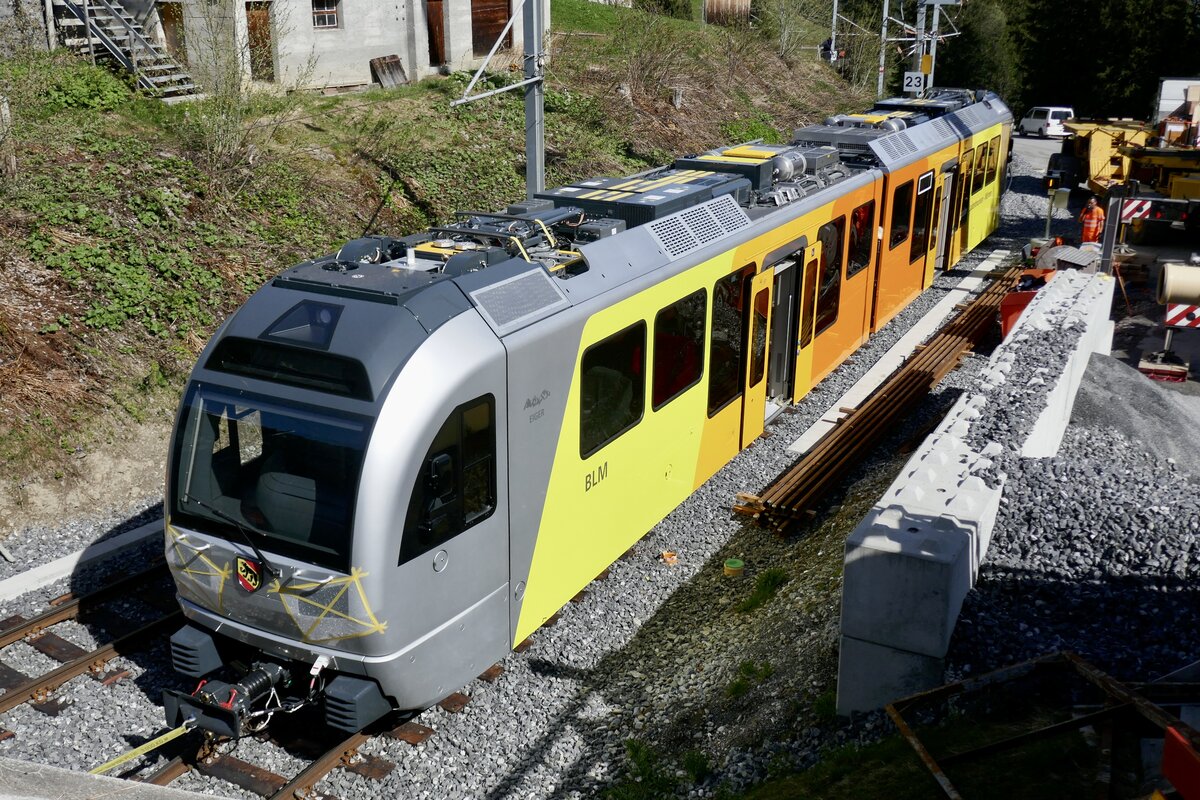 Der neu zusammengefügte Be 4/6 101 wird am 14.5.24 in den Bahnhof Winteregg gezogen.