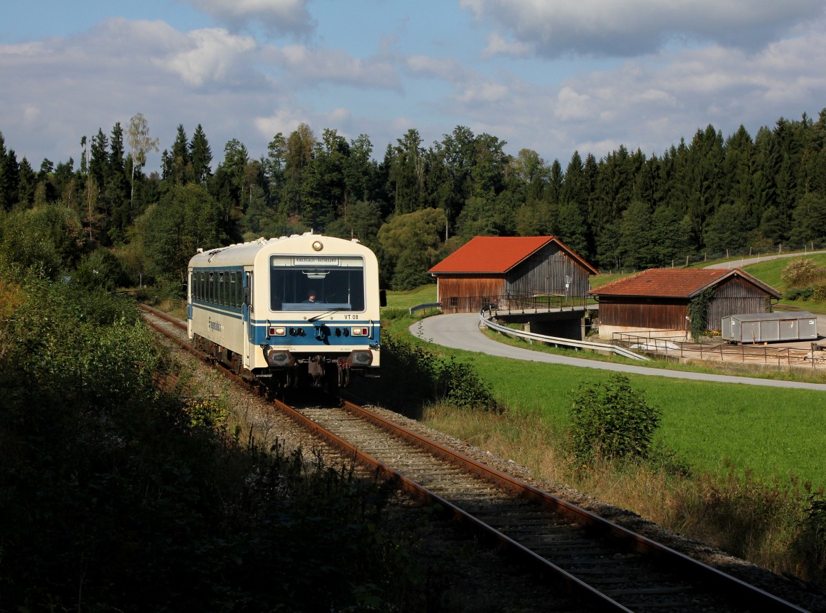 Der VT 08 bei einer Fotofahrt am 27.09.2014 unterwegs bei Patersdorf.