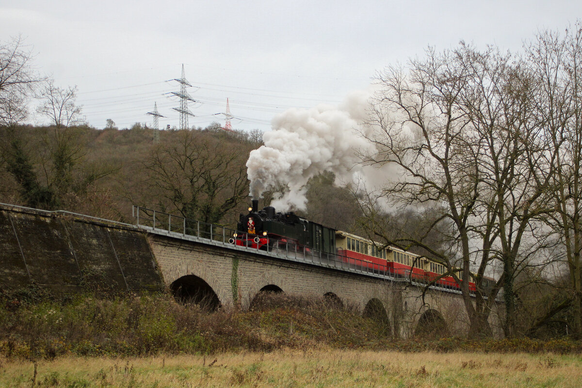 Die 11sm auf dem Tönissteiner Viadukt (7. Dezember 2024)