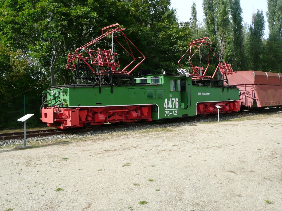 Die im Besucherpark Hagenwerder ausgestellte LEW EL 3 war die Standardlokomotive der mit 900 mm Schmalspur ausgerüsteten Kohlebahnen der Lausitzer Grubenbahnen.