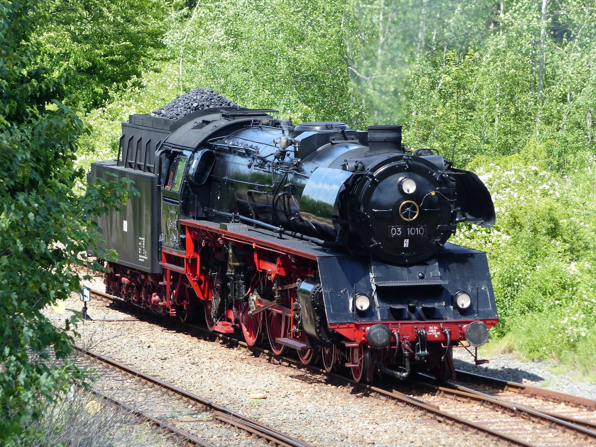 Die Dampflokomotive Br 03 1010 Auf Dem Weg Ins Bw Gera Am 862019