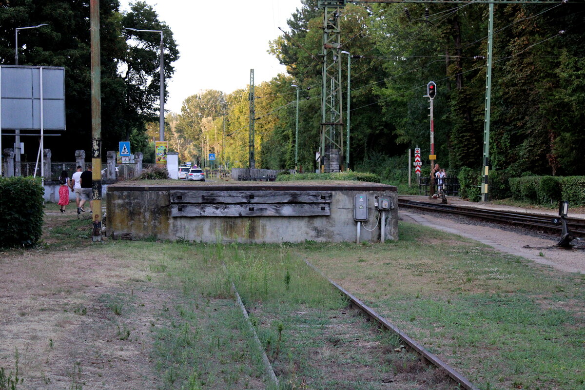 Die ehemalige Autoverladerampe im Bahnhof Keszthely, am 17.07.2024.