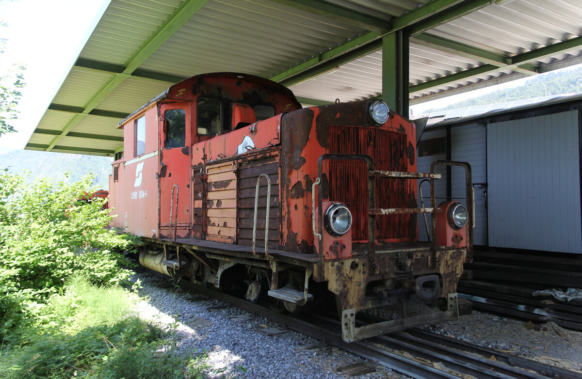 Die Schmalspurlok 2091.04, ex VT 137 335, am 25.06.2020 in Bezau.