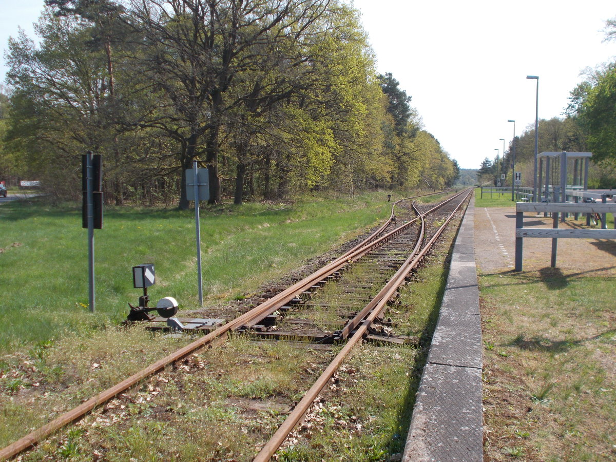 Die Station Alt Schwerin,am 28.April 2018,an der Strecke Karow-Waren/Müritz.