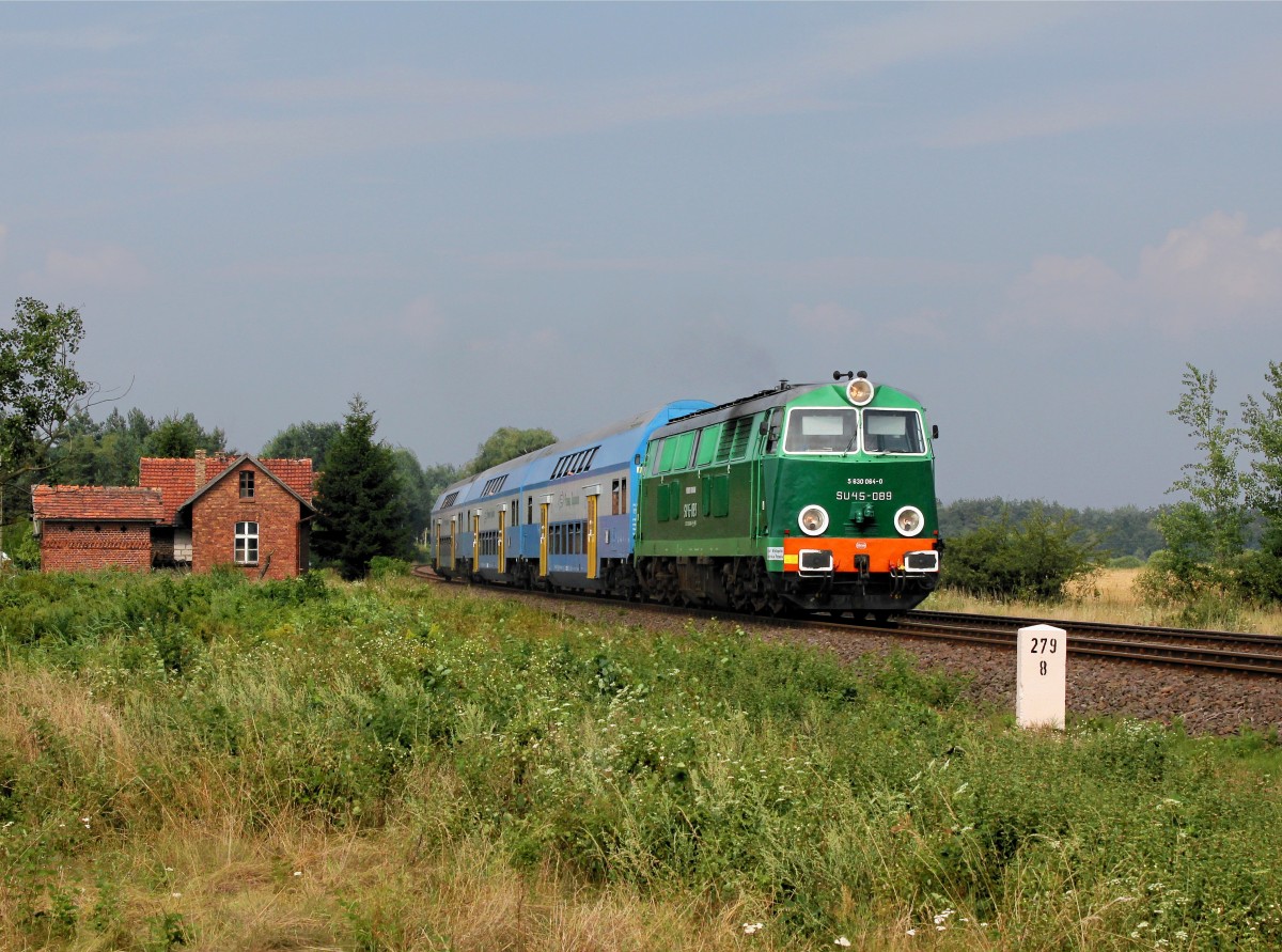 Die SU 45-089 mit einem R nach Kostrzyn am 02.08.2014 unterwegs bei Górki Noteckie.