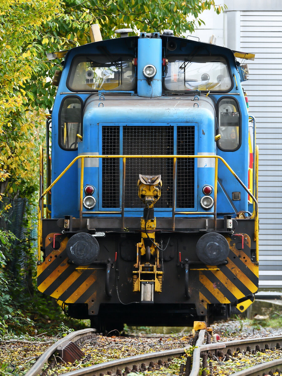 Diese im Jahr 1966 bei Henschel gebaute Diesellokomotive vom Typ DHG 500 C (Fabriknummer: 31191 (?)) wurde im August 2024 an die Alstom Reuschling Service GmbH & Co. KG verkauft. (Hattingen, Oktober 2024, Standort Fußweg Eickener Straße)