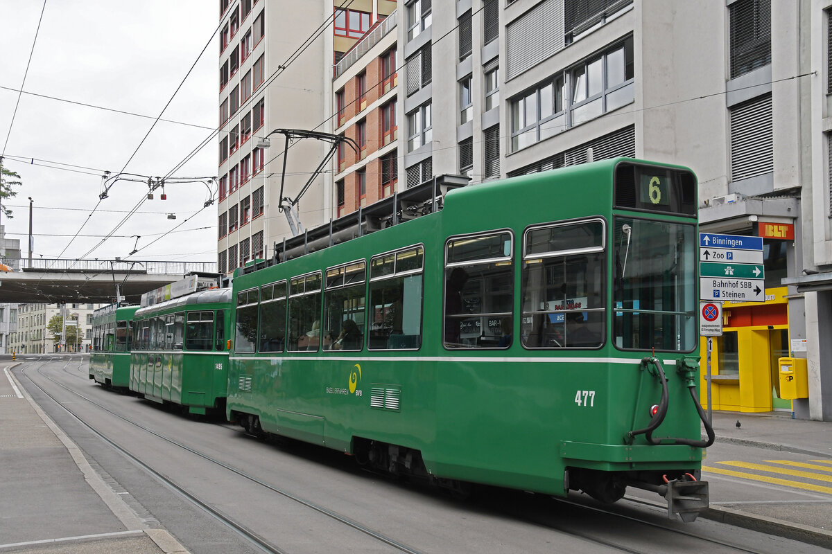 Doppeltraktion, mit dem Be 4/4 491, dem B4S 1495 und dem Be 4/4 477, auf der Linie 6, bedient am 26.08.2024 die Haltestelle Heuwaage. Aufnahme Basel.