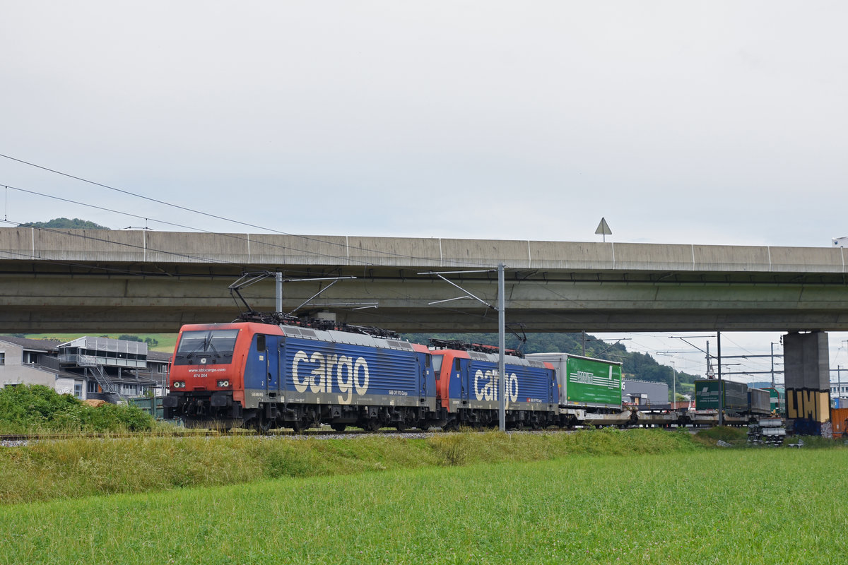 Doppeltraktion, mit den Loks 474 004-9 und 474 012-2, fahren Richtung Bahnhof Itingen. Die Aufnahme stammt vom 03.07.2018.