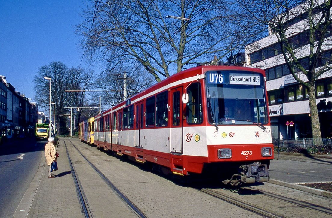 Düsseldorf 4273 + 4270, Krefeld Ostwall, 11.03.1999.
