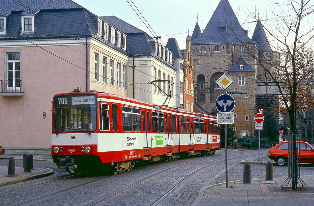 Duisburg 4703, Neuss Oberstraße, 19.12.1987.
