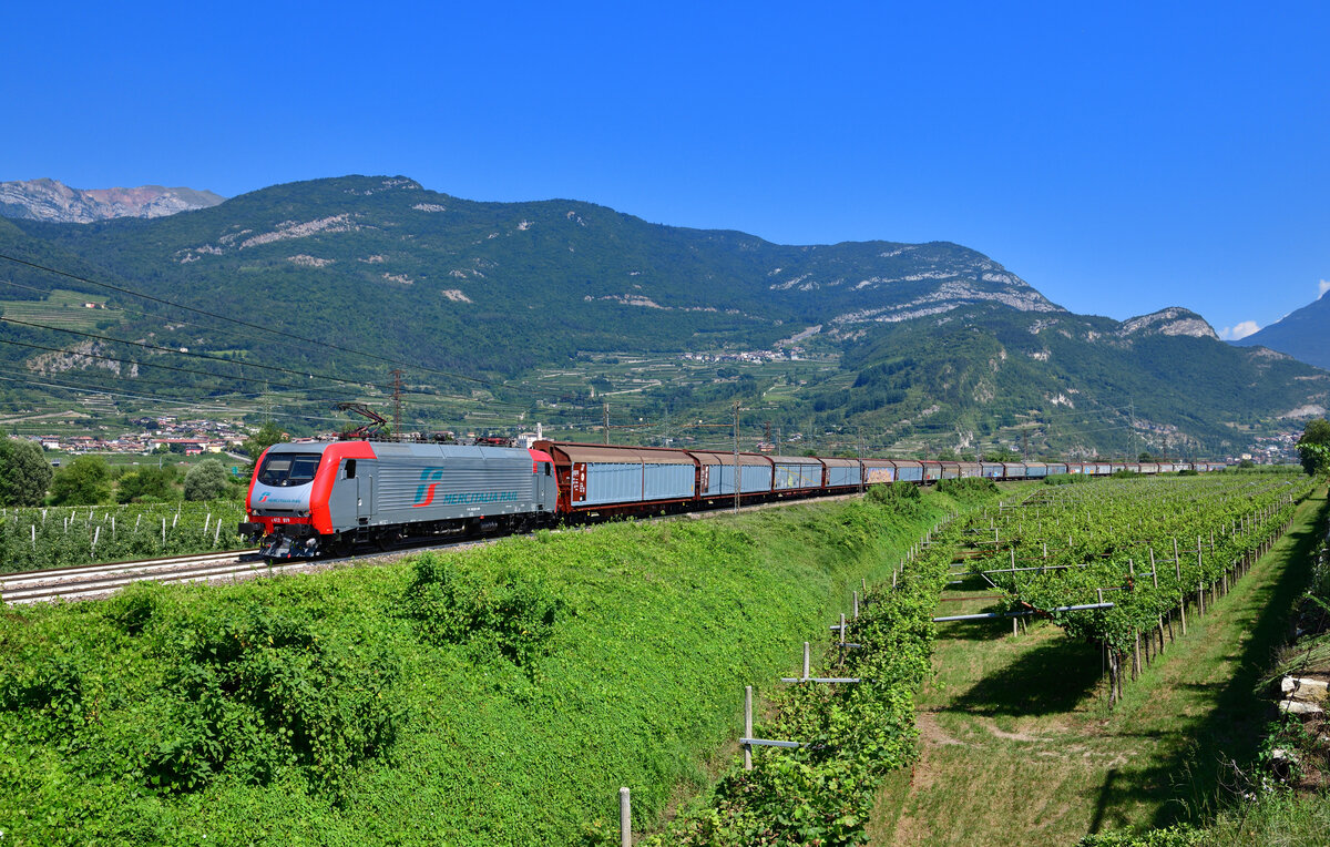 E 412 019 mit einem Güterzug am 29.08.2024 bei Rovereto.