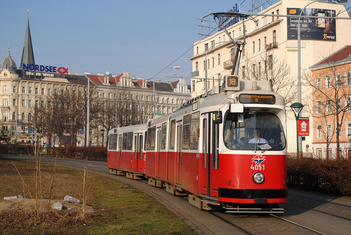 E2 4051 + c5 1451, Mariahilfergürtel. (19.02.2015)