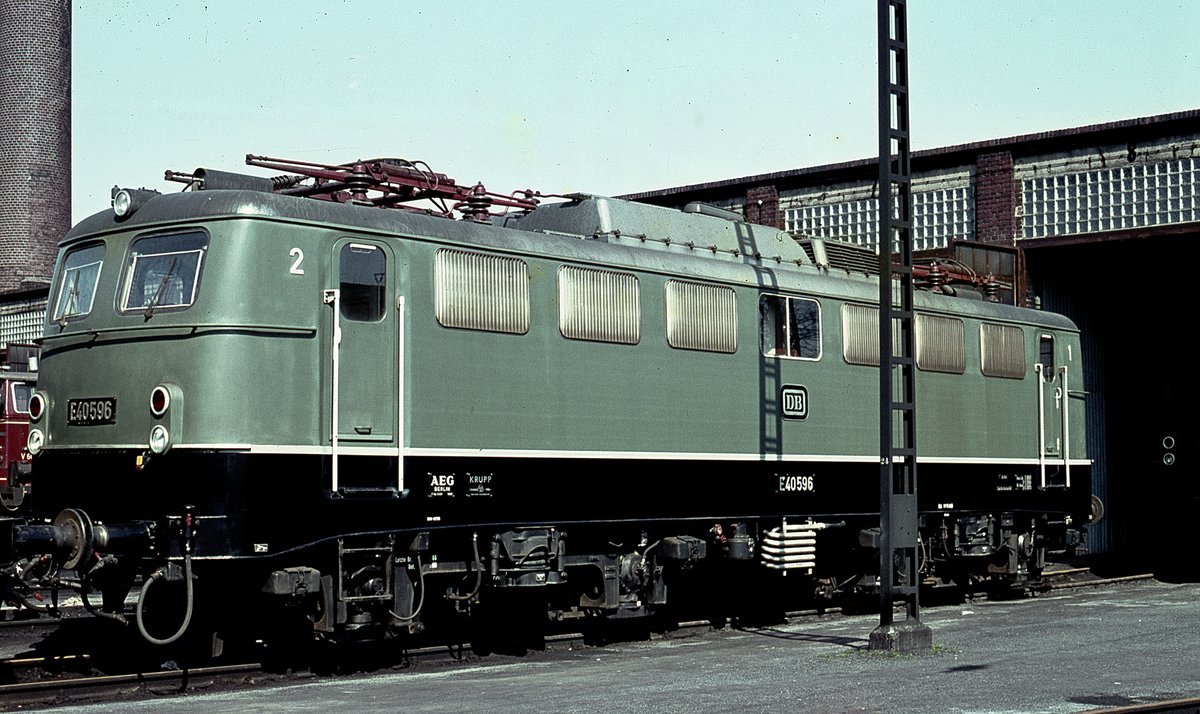 E40 596   im Bw Deutzerfeld