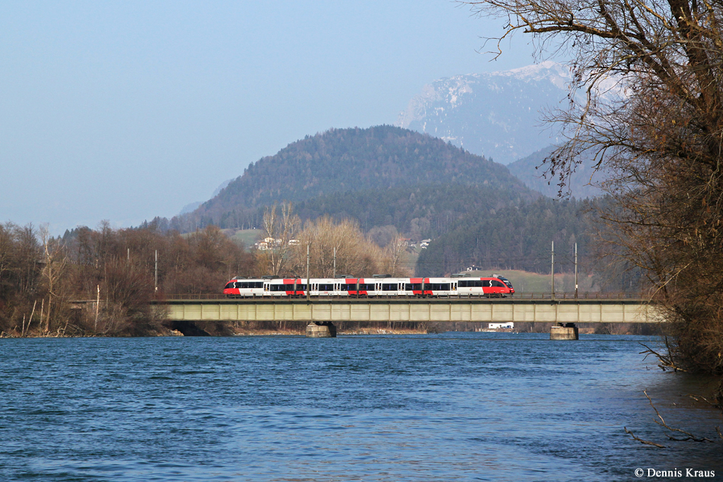 Ein 4024 überquert den Inn bei Kirchbichl. 08.03.2014.