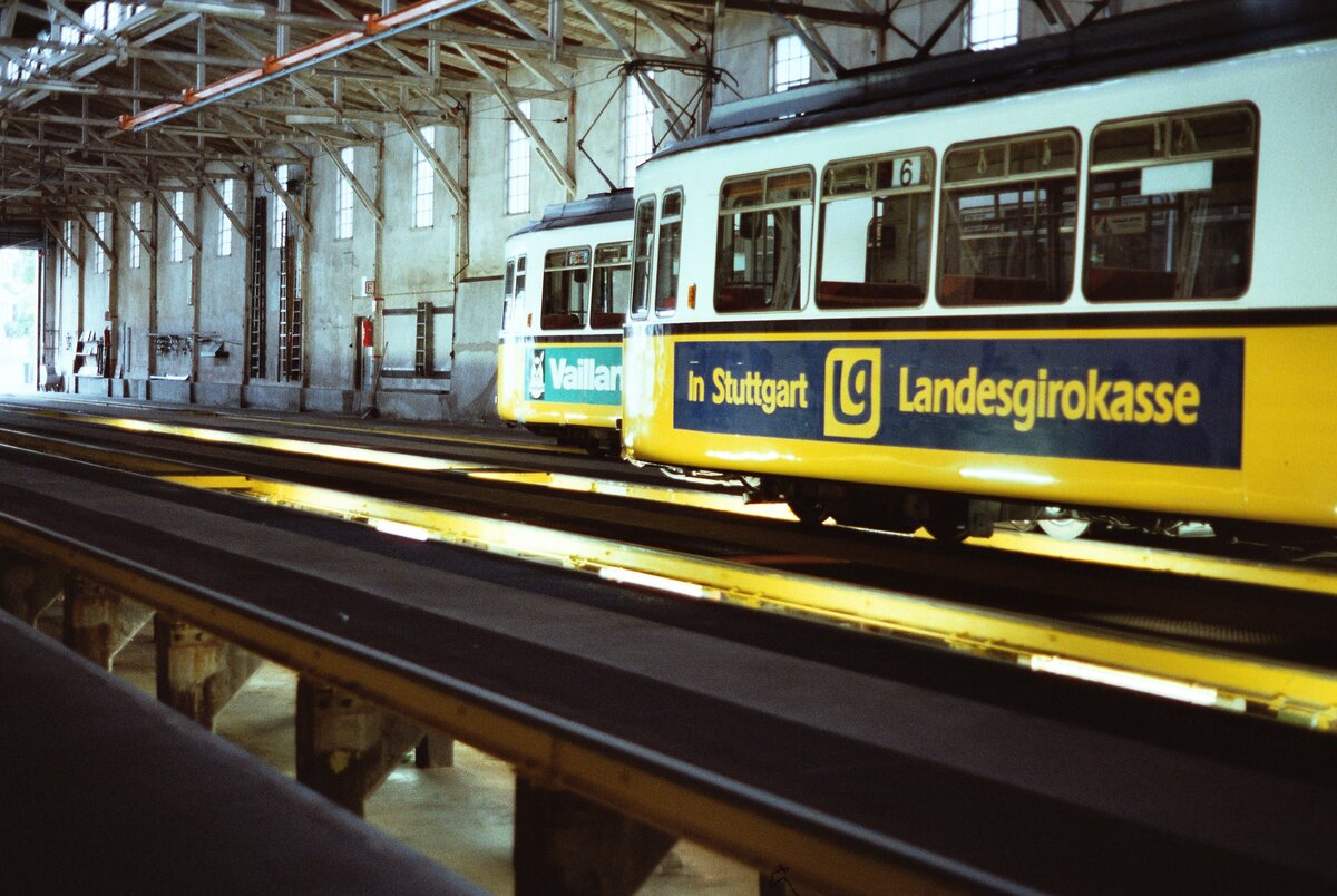 Ein Bw der Stuttgarter Straßenbahn mit zwei GT4.
Datum: 16.10.1983