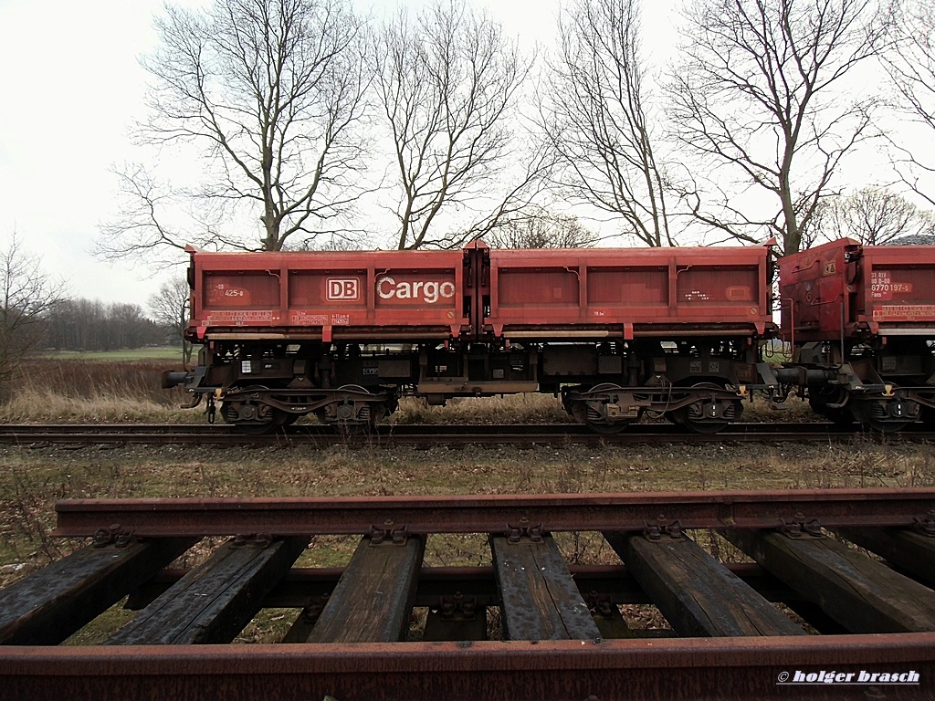 ein FANS 677 0 425-0 stand am 11.02.14 beim bhf glinde