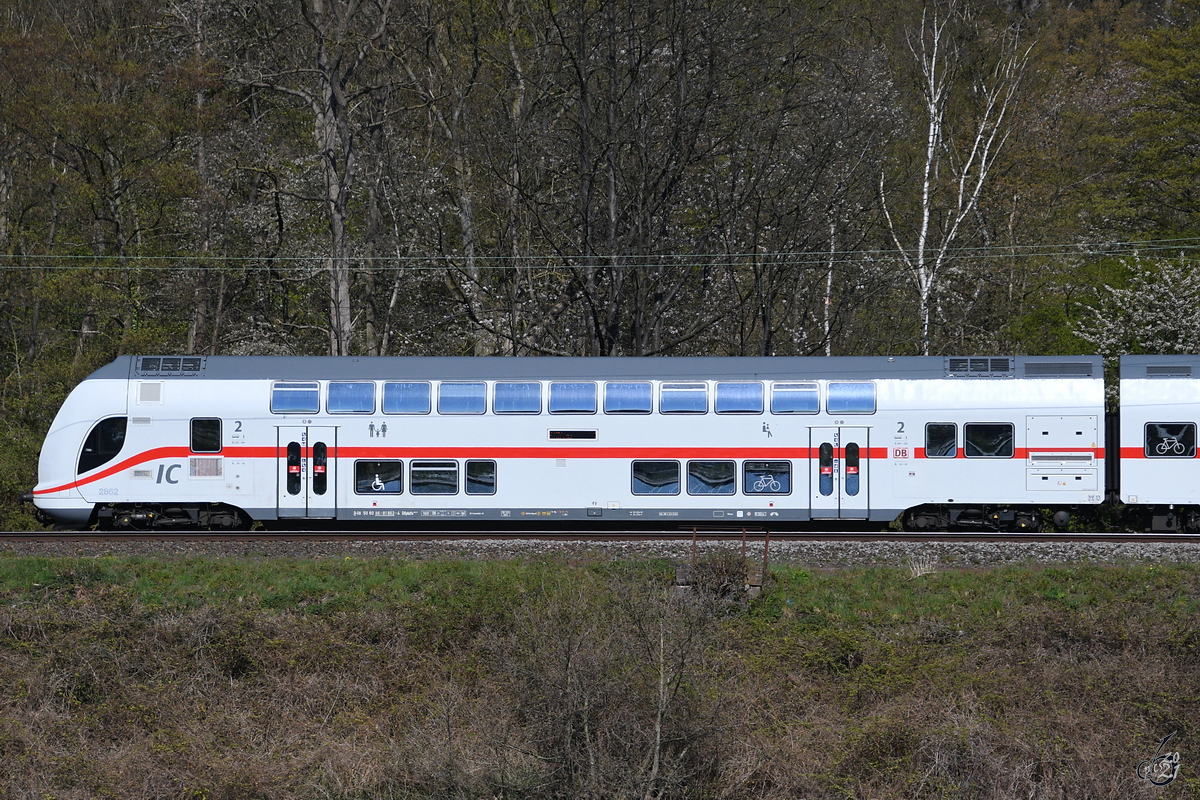 Ein IC2-Steuerwagen (DBpbzfa 50 80 86 - 81 862-4) Ende April 2021 in Witten-Bommern.