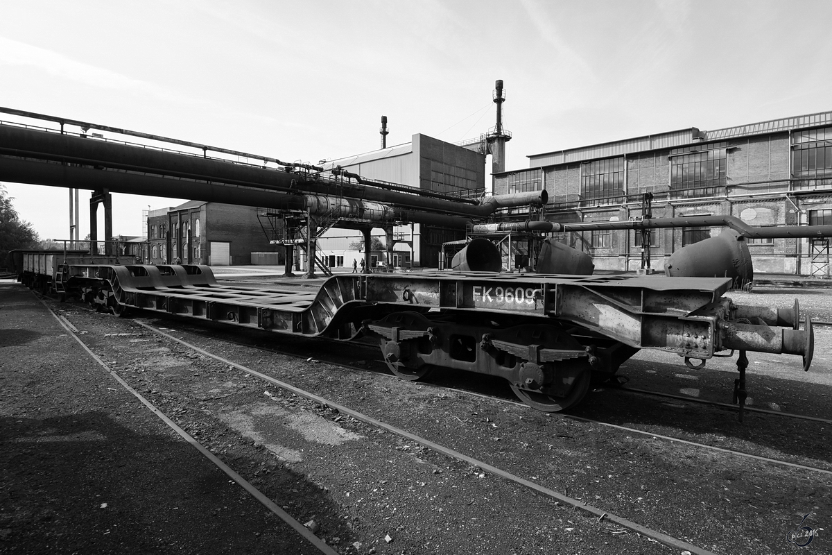 Ein schwerer Flachwagen auf dem Museumsgelände der Henrichshütte. (Hattingen, September 2017)