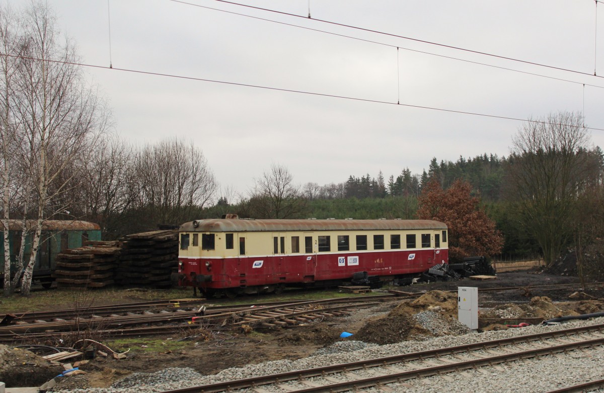 Ein unbekannter 831 stand am 30.12.15 in Horažďovice předm. Foto entstand aus dem Zug!