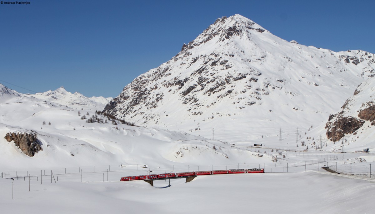 Ein unbekannter Alegra mit dem R 1644 (Campocologno-St. Moritz) bei Lagalp 8.3.14